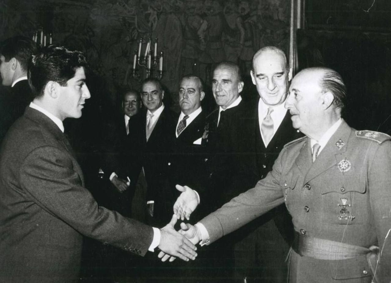 Dictatura si fotbalul: anii in care golurile se dadeau in afara terenului! Real, Atletico, Bologna, Schalke, Dinamo Moscova si Steaua pe