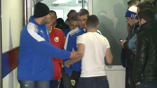 El este bodyguardul lui Mutu la Petrolul! Cum a ajuns Briliantul singurul jucator din Romania care face asta in autocarul echipei. VIDEO