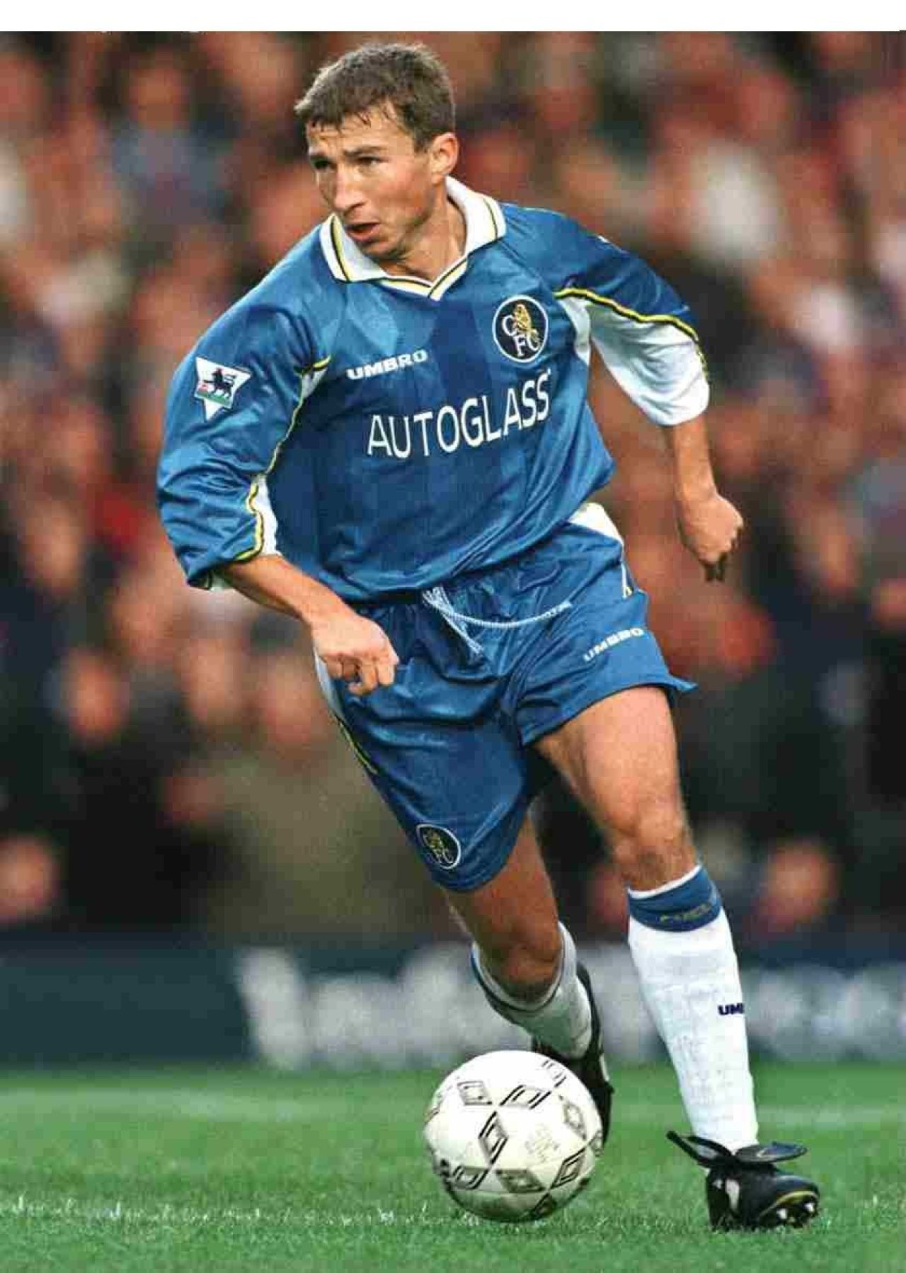 Dan Petrescu a facut parte din prima echipa alcatuita EXCLUSIV din straini, din istoria Premier League! Vezi care a fost primul