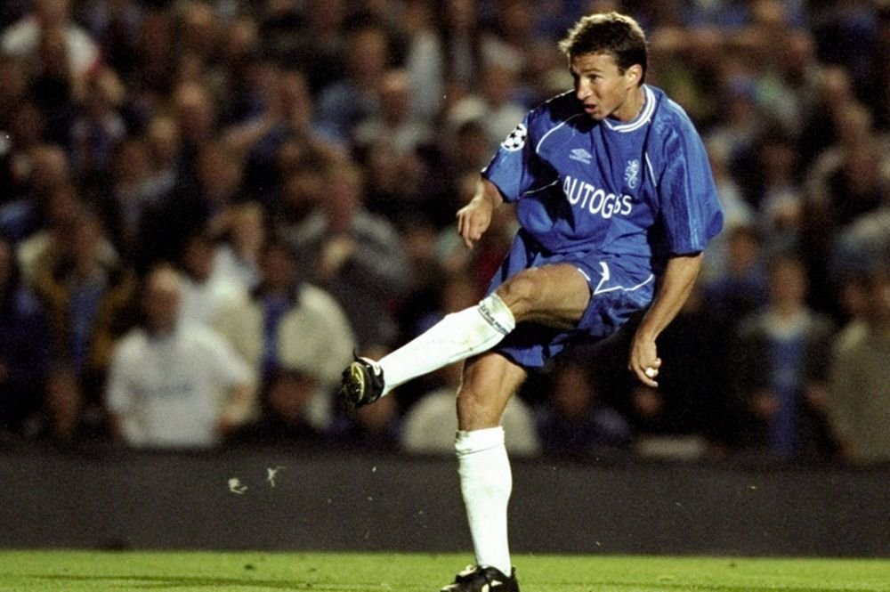 Dan Petrescu a facut parte din prima echipa alcatuita EXCLUSIV din straini, din istoria Premier League! Vezi care a fost primul 