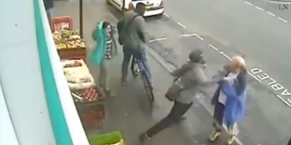 Imagini SOCANTE surprinse de camerele de la un supermarket. Un om a fost omorat cu o SINGURA lovitura de pumn VIDEO