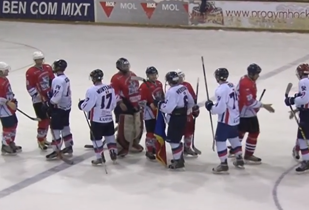 VIDEO: Moment INCREDIBIL cu drapelul Romaniei la Gheorghieni - Steaua! Stelistii au adus steagul cu ei, reactia salii e scandaloasa! Ce s-a intamplat