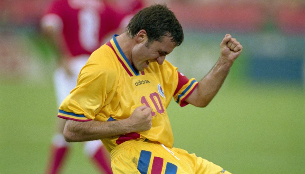 FIFA a publicat topul celor mai buni jucatori cu numarul 10 din istorie! Messi e singurul jucator activ, Hagi e pe locul 10! Cum arata clasamentul