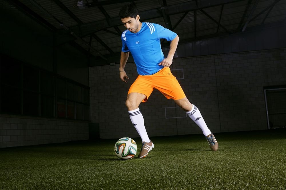 Suarez revolutioneaza moda in fotbal! Starul lui Liverpool va juca cu ghete TRICOTATE :) Vezi cum vor arata: FOTO_2