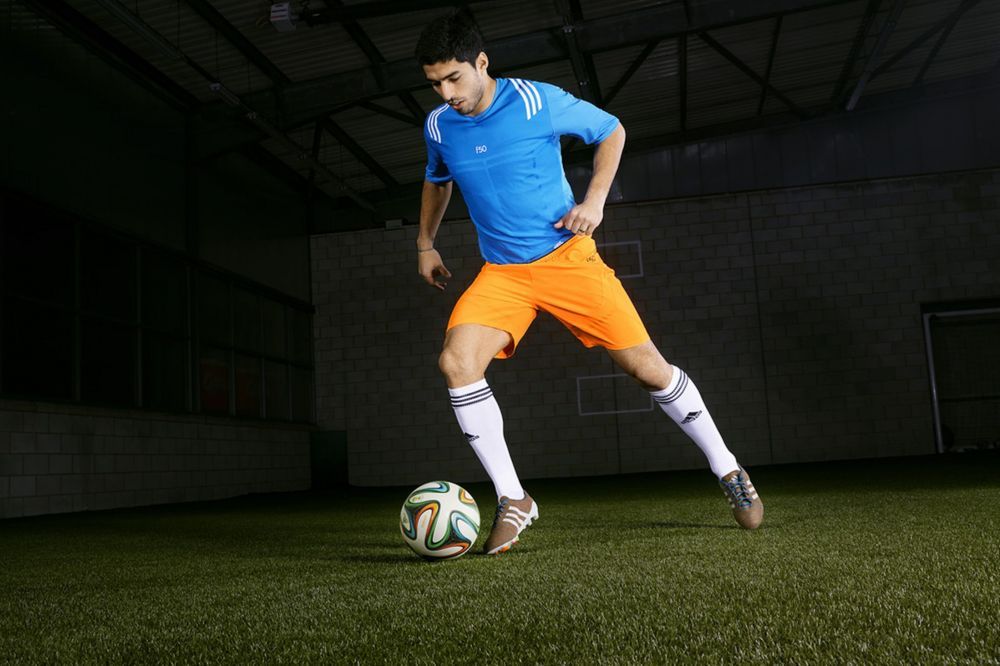 Suarez revolutioneaza moda in fotbal! Starul lui Liverpool va juca cu ghete TRICOTATE :) Vezi cum vor arata: FOTO_2