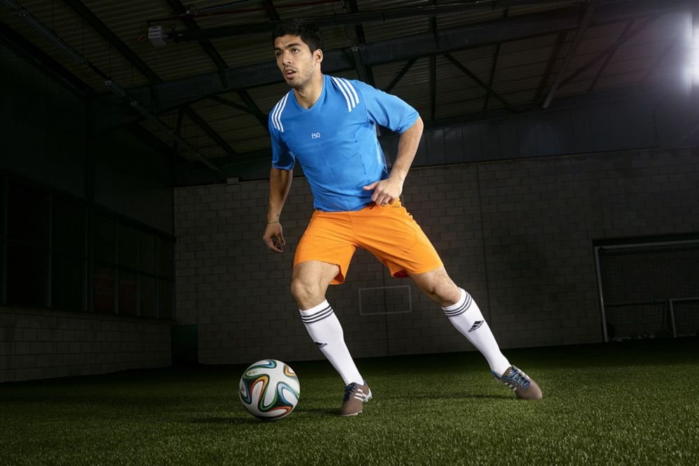 Suarez revolutioneaza moda in fotbal! Starul lui Liverpool va juca cu ghete TRICOTATE :) Vezi cum vor arata: FOTO_3
