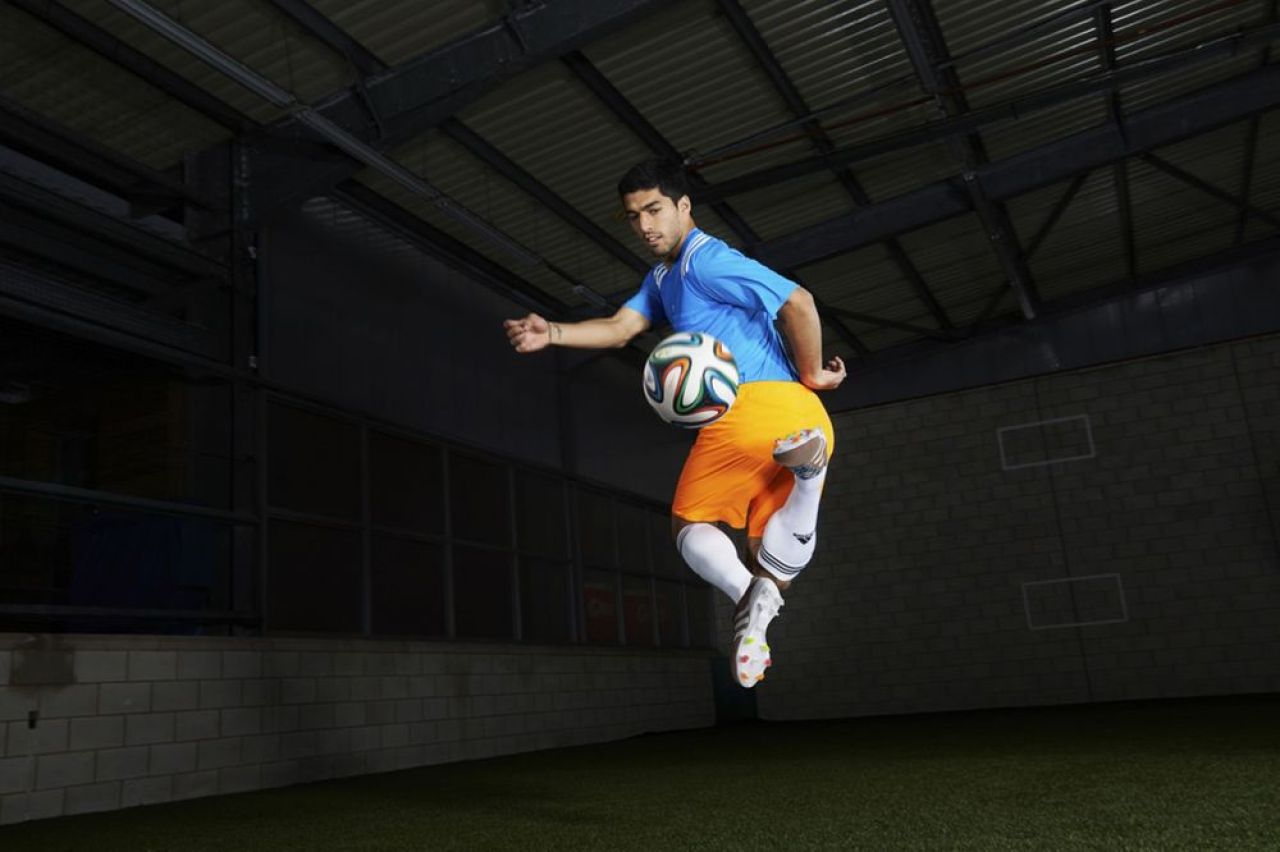 Suarez revolutioneaza moda in fotbal! Starul lui Liverpool va juca cu ghete TRICOTATE :) Vezi cum vor arata: FOTO_1