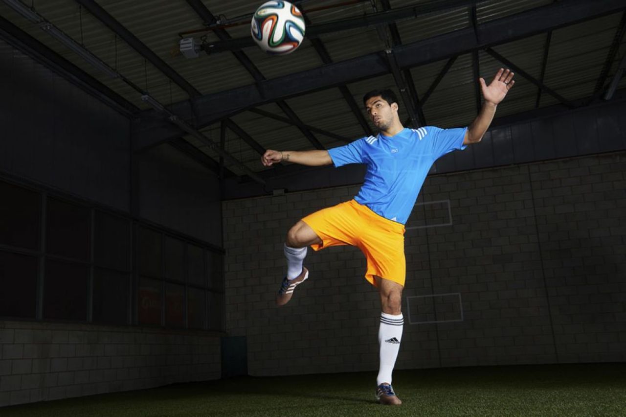 Suarez revolutioneaza moda in fotbal! Starul lui Liverpool va juca cu ghete TRICOTATE :) Vezi cum vor arata: FOTO_4