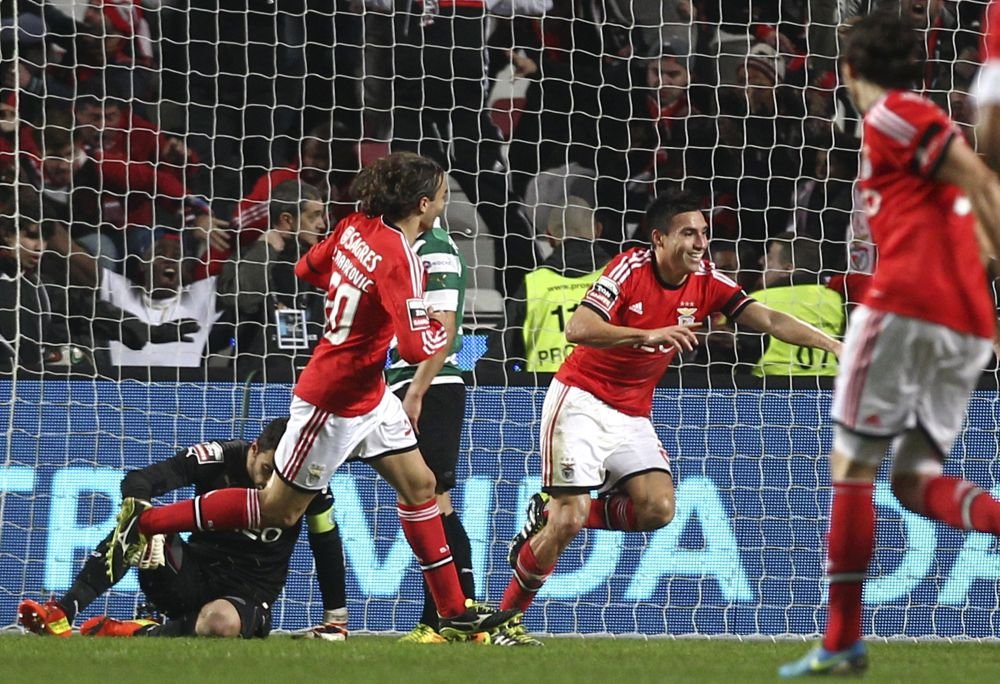Gol SUPERB in Europa League! S-a uitat la clipuri cu Zizou si l-a imitat perfect. A reusit o panenka incredibila! VIDEO