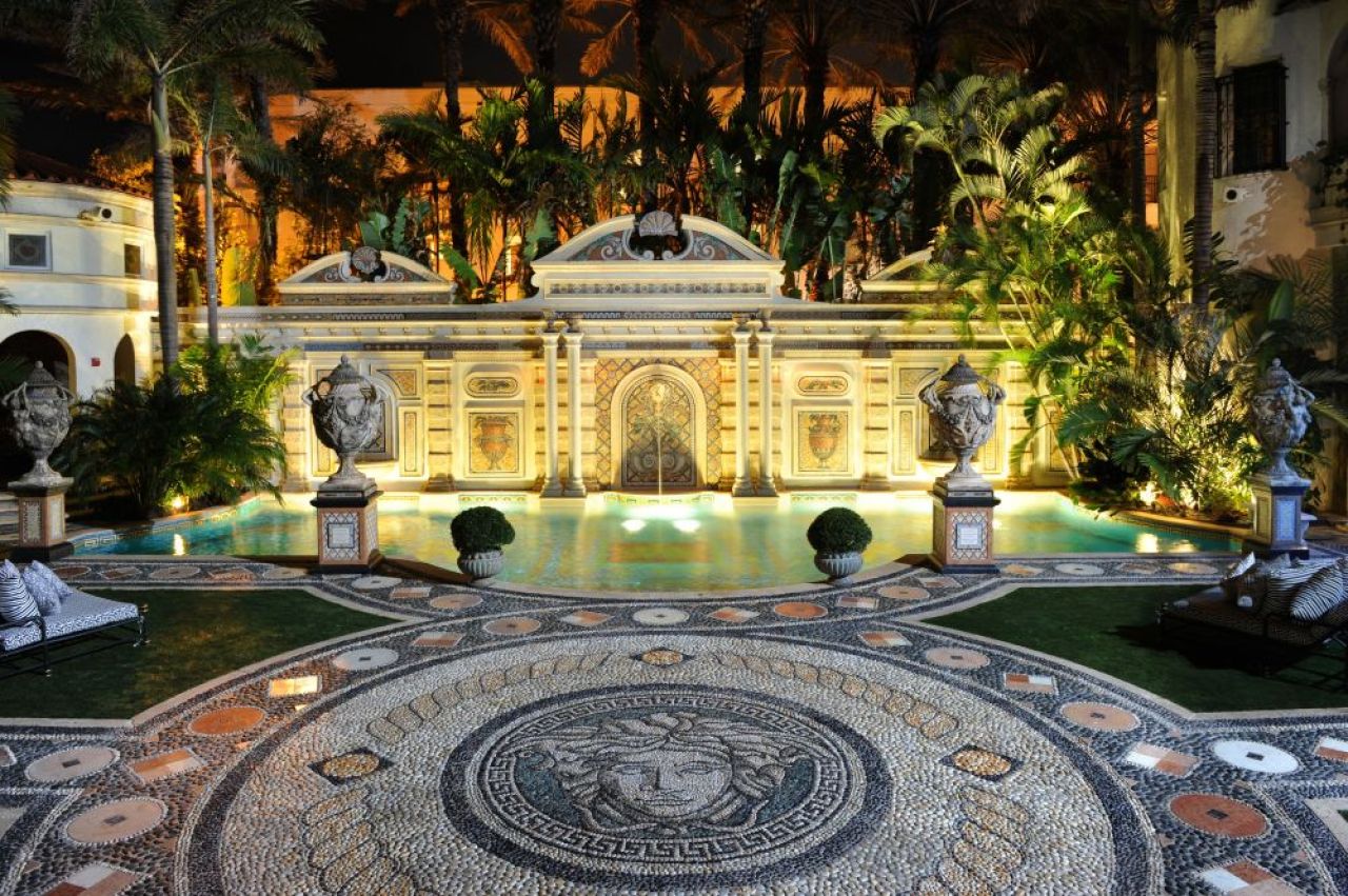 Beckham a dat $60.000.000 pe casa in care va sta in Miami! Vila are o istorie macabra - vezi ce vedeta a fost asasinata in ea!_2