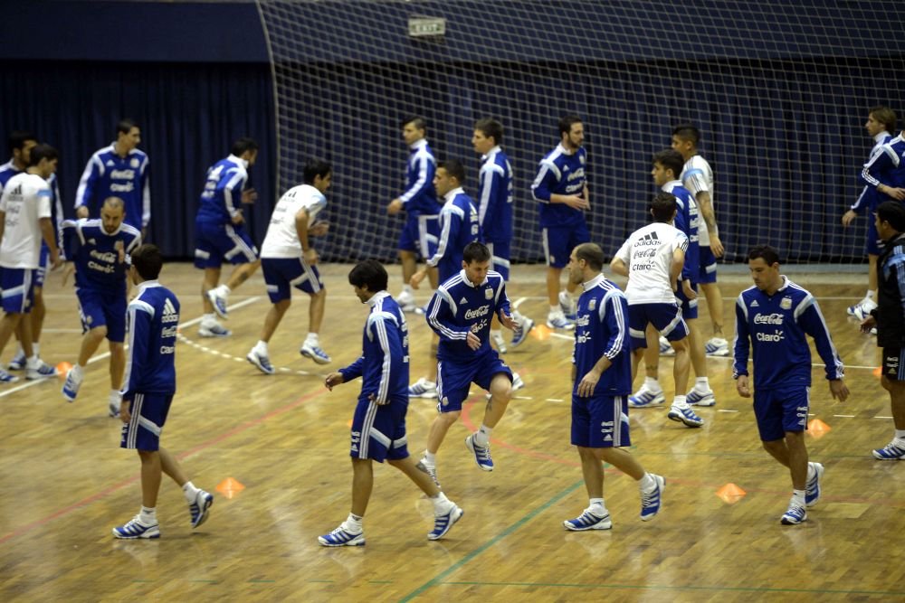 FOTO Concert Messi la Polivalenta! Cum s-a antrenat fostul Balon de Aur pe taram romanesc!_7