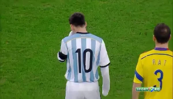 Lui Messi i s-a facut rau pe National Arena! Starul argentinian a avut probleme in primele minute ale partidei! VIDEO: