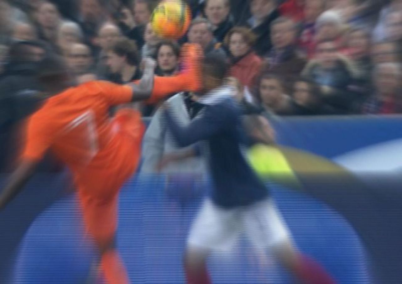 VIDEO Urmasul lui De Jong la nationala Olandei: intrare CRIMINALA la Evra! I-a pus talpa direct pe fata! _3