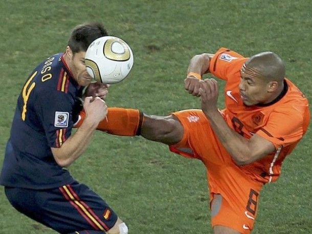 VIDEO Urmasul lui De Jong la nationala Olandei: intrare CRIMINALA la Evra! I-a pus talpa direct pe fata! _4
