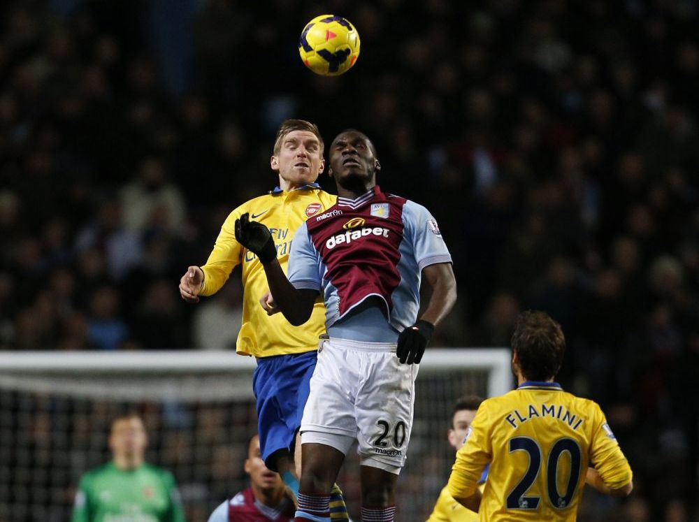 Tot stadionul a tacut cand a vazut executia asta! Un star din Premier League a ratat cu poarta goala. Cum s-a facut de ras VIDEO