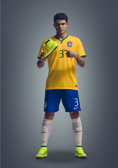 Iniesta a lucrat IN SECRET cu Nike pentru a scoate noile ghete chiar inainte de Mondial! 