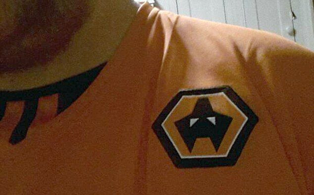 Si-a comandat un tricou al echipei favorite de pe net, dar a primit asta in schimb! Ce scrisoare fantastica i-a trimis apoi clubul_3