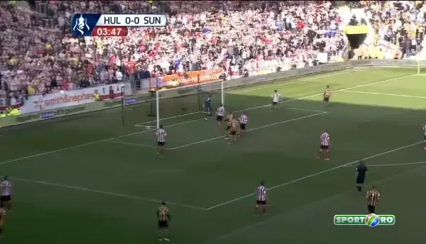 Ratare incredibila pentru Hull. Figueroa a fost aproape sa inscrie precum Hagi in meciul cu Columbia din 1994