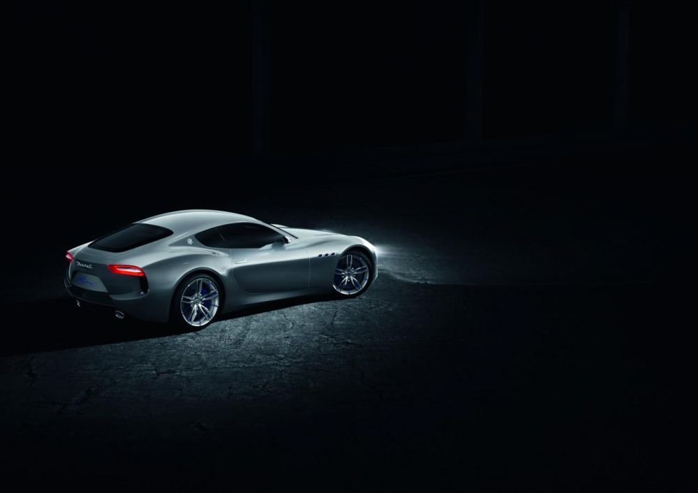 O noua BIJUTERIE de la Maserati! Messi si Ibrahimovic au banii pregatiti! Ce vor conduce peste doi ani:_2