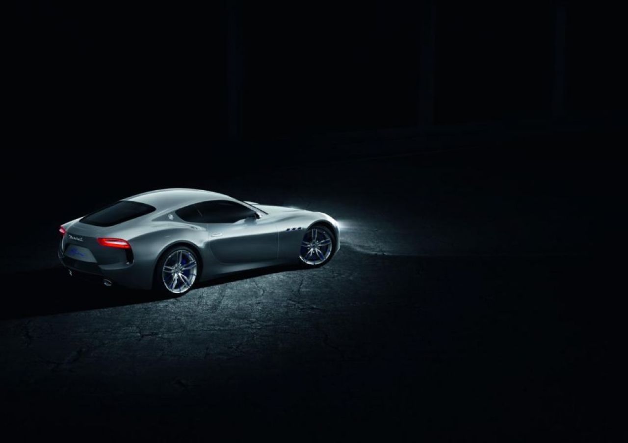 O noua BIJUTERIE de la Maserati! Messi si Ibrahimovic au banii pregatiti! Ce vor conduce peste doi ani:_2