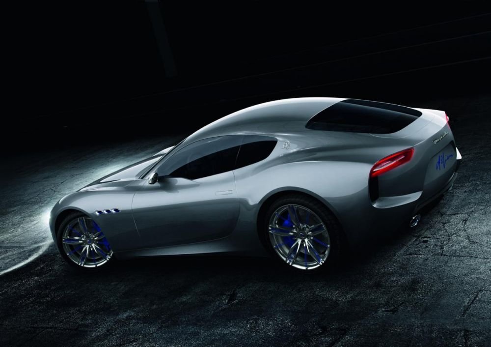 O noua BIJUTERIE de la Maserati! Messi si Ibrahimovic au banii pregatiti! Ce vor conduce peste doi ani:_4