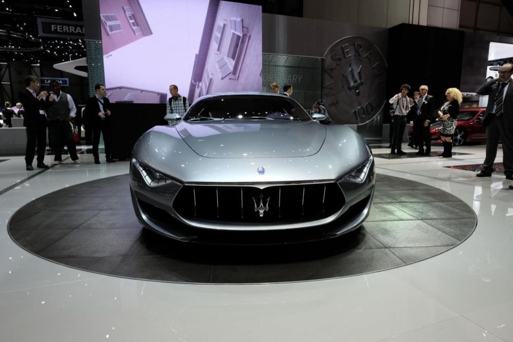 O noua BIJUTERIE de la Maserati! Messi si Ibrahimovic au banii pregatiti! Ce vor conduce peste doi ani:_7