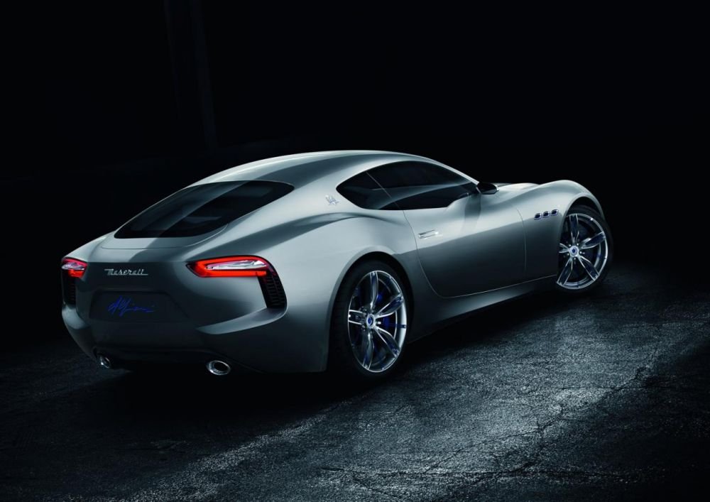 O noua BIJUTERIE de la Maserati! Messi si Ibrahimovic au banii pregatiti! Ce vor conduce peste doi ani:_12