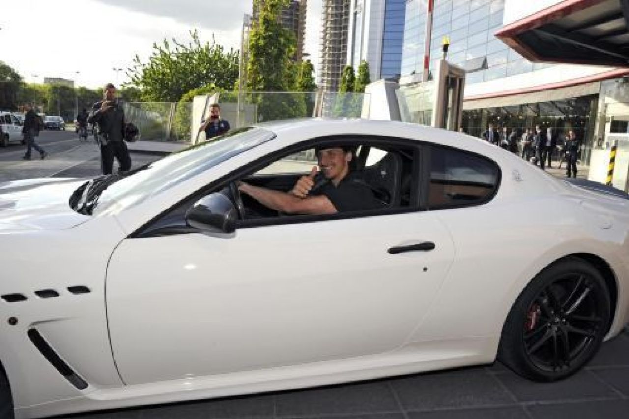O noua BIJUTERIE de la Maserati! Messi si Ibrahimovic au banii pregatiti! Ce vor conduce peste doi ani:_14