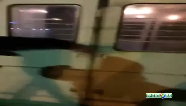 Scene socante! Fanii rivalei au intrat peste ei in tren! Ce a urmat este incredibil! Atentie, imagini extrem de dure VIDEO