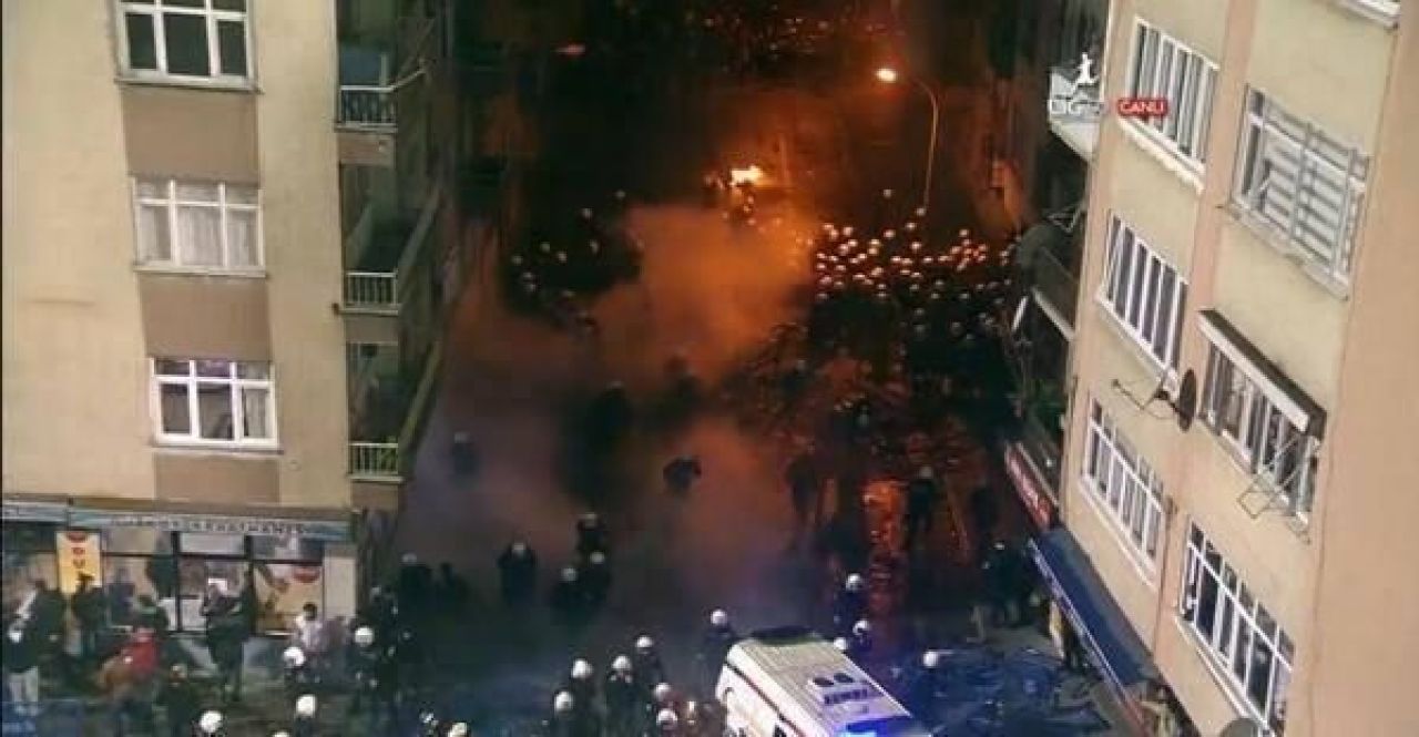 Bourceanu a trait sperietura vietii aseara: masini de politie rasturnate, haos teribil in oras! Autocarul lui Fener, escortat de 23 de masini blindate la aeroport!_1