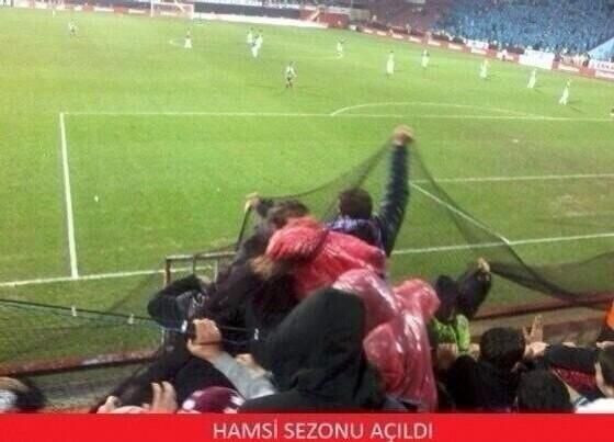 Bourceanu a trait sperietura vietii aseara: masini de politie rasturnate, haos teribil in oras! Autocarul lui Fener, escortat de 23 de masini blindate la aeroport!_5