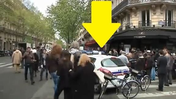 N-ai mai vazut asa ceva! :)) Scene nebune cu un Duster pe strada! Soferul a parcat AICI, explicatia e istorica! FOTO_3