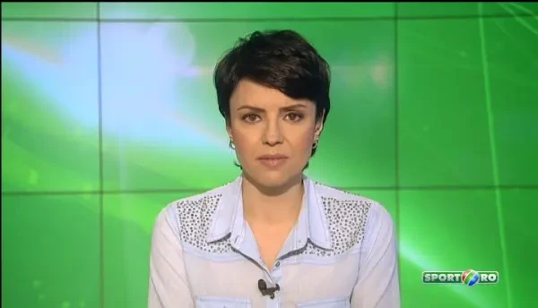 Moment INCREDIBIL! Lewandowski e cel mai bun fotbalist din Europa de est! Starul avea un fular cu o echipa din Romania cand a primit premiul!