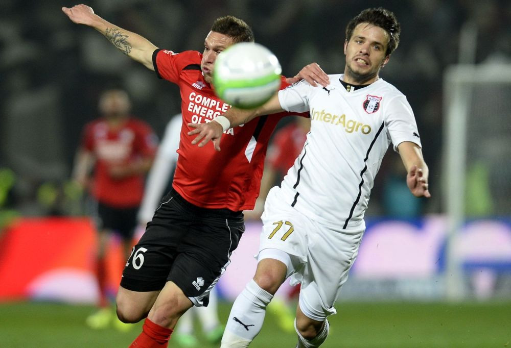 Curiosul caz al lui Matel: Cu o ora inainte de meci cica il doare spatele. S-o fi lovit la masa! Budescu este OUT de la Astra!