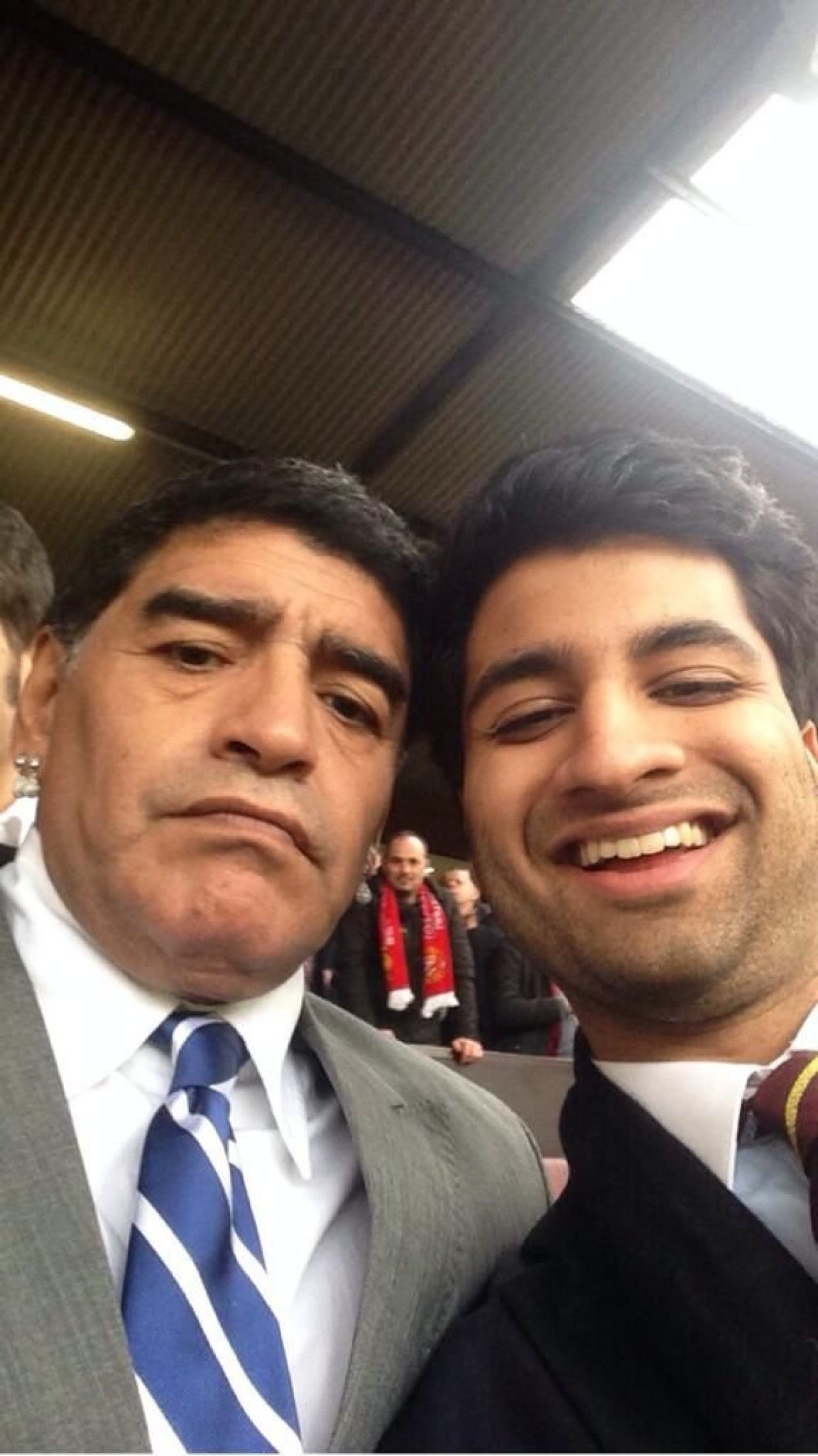 Grumpy Diego :) Maradona a vazut pe viu cum Man United a fost calcata in picioare de Liverpool, un fan i-a cerut sa faca SELFIE. A iesit o imagine de milioane_2