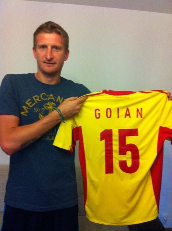 Colectia de tricouri la care viseaza orice suporter: de la Totti, la Chiriches, Gardos si Tatarusanu! Lucian Goian le vinde pentru o cauza nobila! Care a fost cel mai scump:_50