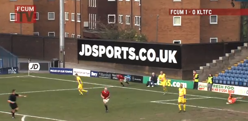 Asa ceva NU se poate! Cel mai nebun gol marcat in ultimii ani in fotbal! Nimeni n-a inteles ce s-a intamplat pe teren