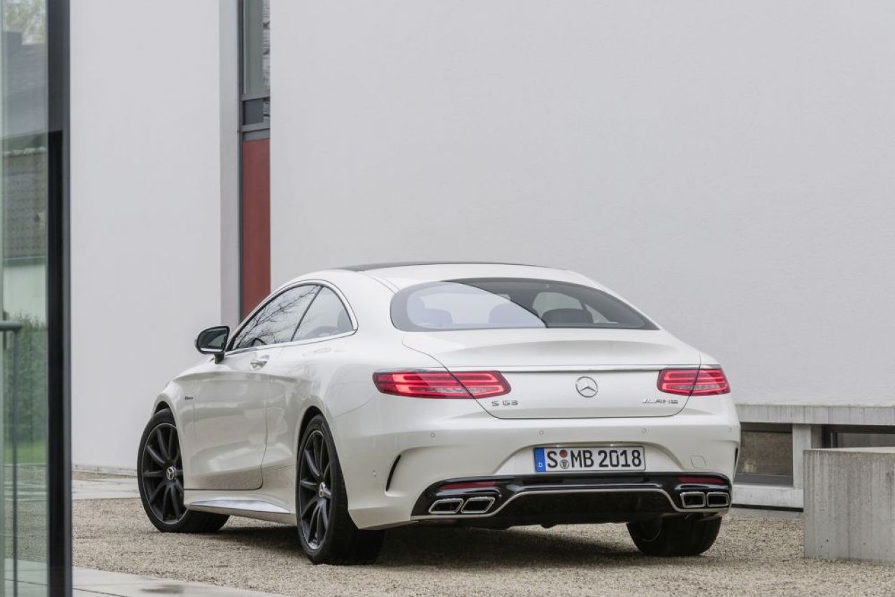 O noua bijuterie de la Mercedes. Cea mai RAPIDA limuzina din lume a fost lansata azi. FOTO_17