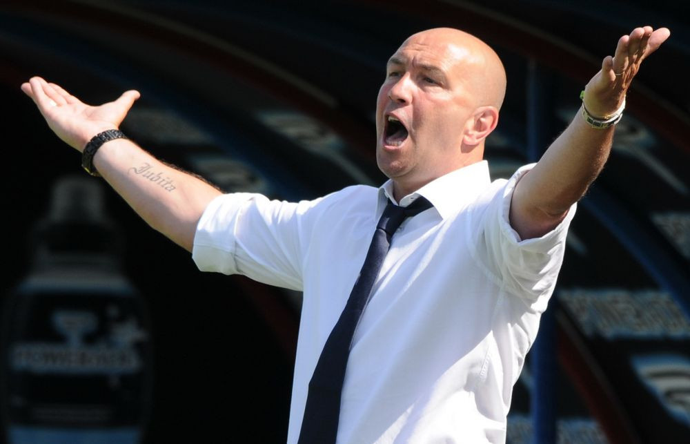 Zenga n-a trait niciodata un asemenea meci! La pauza echipa lui conducea cu 3-0, la 4-2 un adversar a fost eliminat! Ce s-a intamplat pana la final e incredibil VIDEO