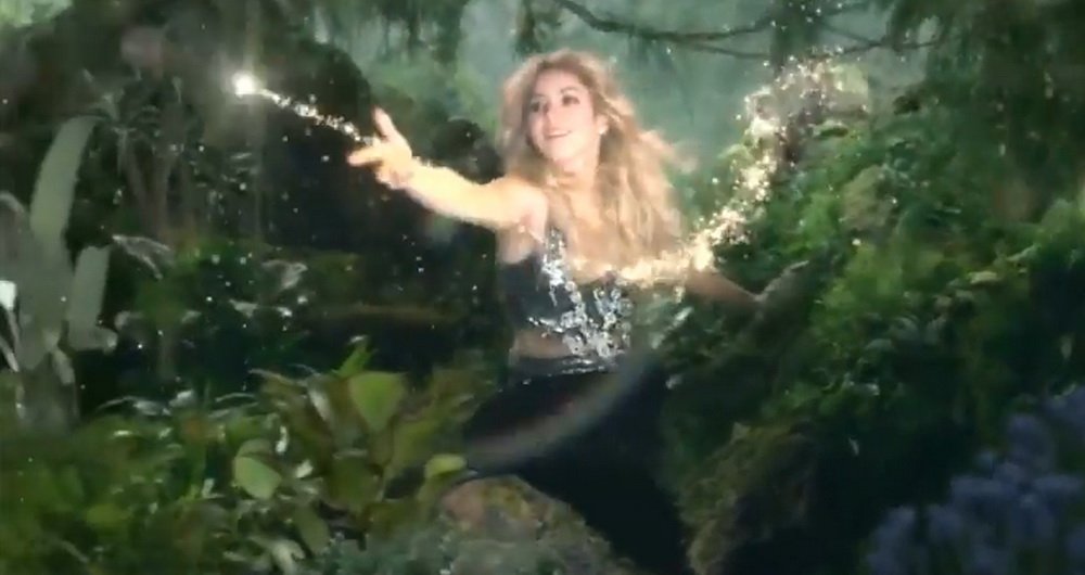 Iata cum suna melodia CM din Brazilia. Shakira vrea sa dea o noua lovitura dupa Waka Waka . Va place La la la ?