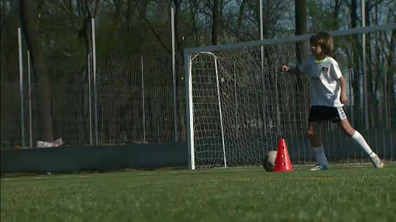 A fost la Milan si a dat lovitura de start la derby alaturi de Chipciu. Pustiul din Romania care isi traieste cel mai mare vis_3