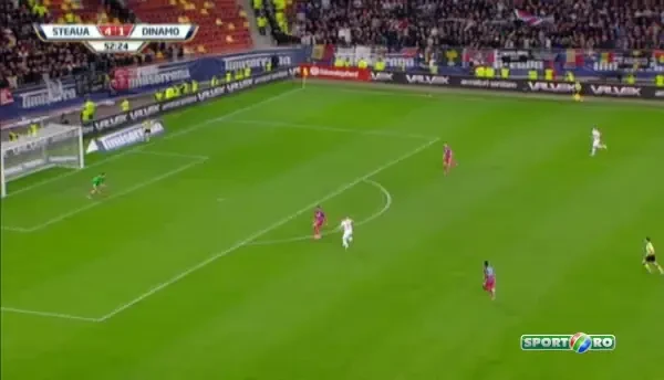 GOOOOLAZAR! Mijlocasul trimite un sut SENZATIONAL!