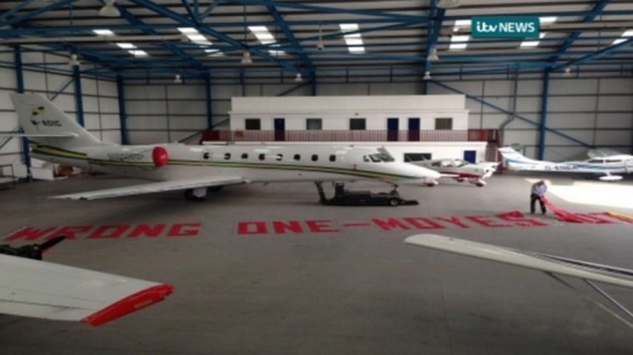 Avionul cu care fanii lui United vor face un protest anti-Moyes fara precedent! Ce se va intampla maine, la meciul cu Aston Villa_6