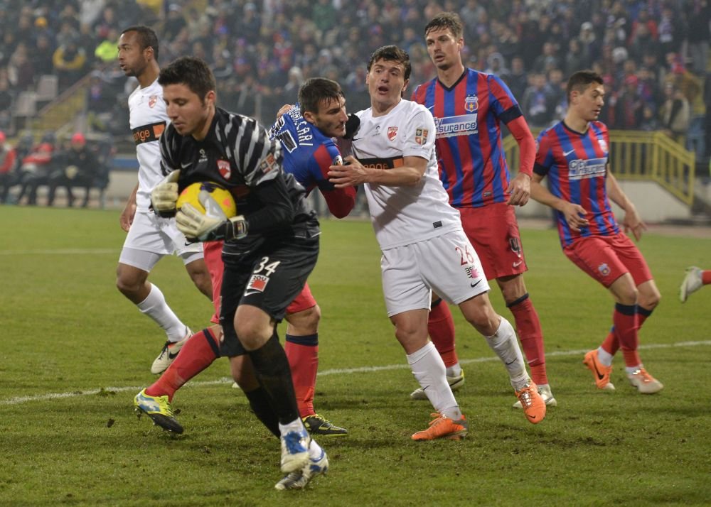 Este un portar bun, poate face performanta! Reghecampf il apara pe Balgradean, dupa ce a luat o caruta de goluri de la Steaua