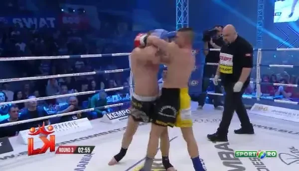 Local Kombat Innebunesti in Ploiesti Superfight Aleksandar Topic (Serbia) - Adrian Maxim (Romania)