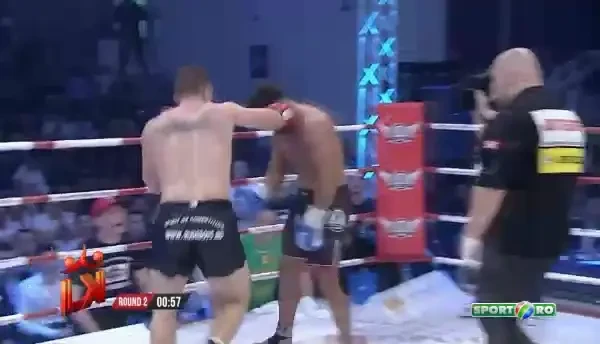 Local Kombat "Innebunesti in Ploiesti" Superfight Ifo Efe (Turcia) - Danut Hurduc (Romania)