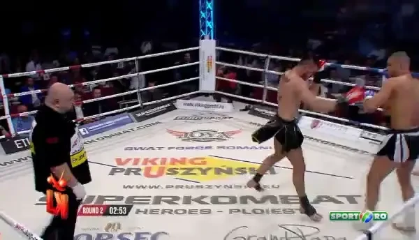 Local Kombat "Innebunesti in Ploiesti" Superfight Romano Romasco (Ghana) - Cristian Ristea (Romania)