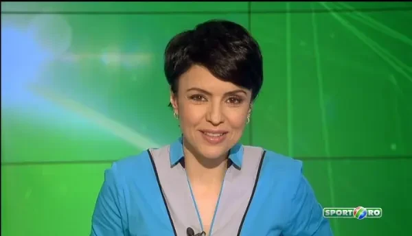 La rugby, un fan a incercat sa patrunda in gramada jucatorilor! Nu s-a ales decat cu o accidentare! VIDEO