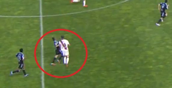 Rat si-a iesit din minti: Eliminat dupa ce i-a spart fata unui adversar. O legenda a Barcei face scandal! Cat de grav e. VIDEO_3