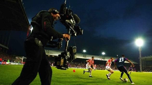 13,75 mil din drepturile TV intra in conturi Fanii din Romania afla CUM pot sa vada meciurile din Liga I! Cat trebuie sa plateasca